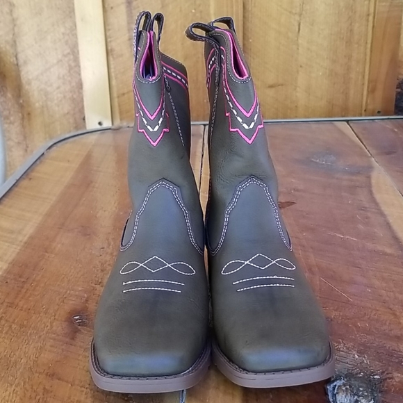 Girl's Cowgirl Boots - Picture 3 of 11